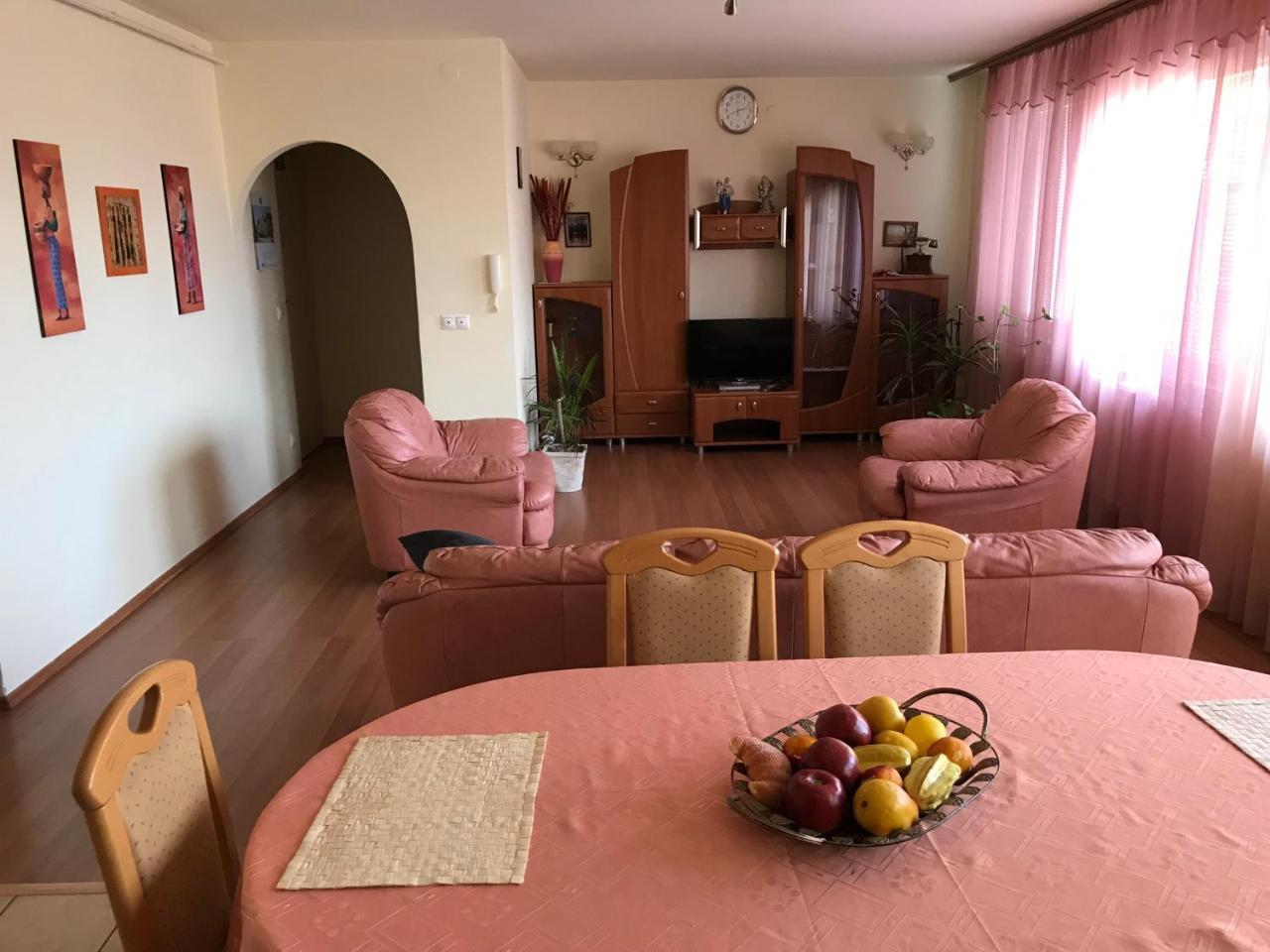 Lotusz Apartments In Nyíregyháza Esterno foto