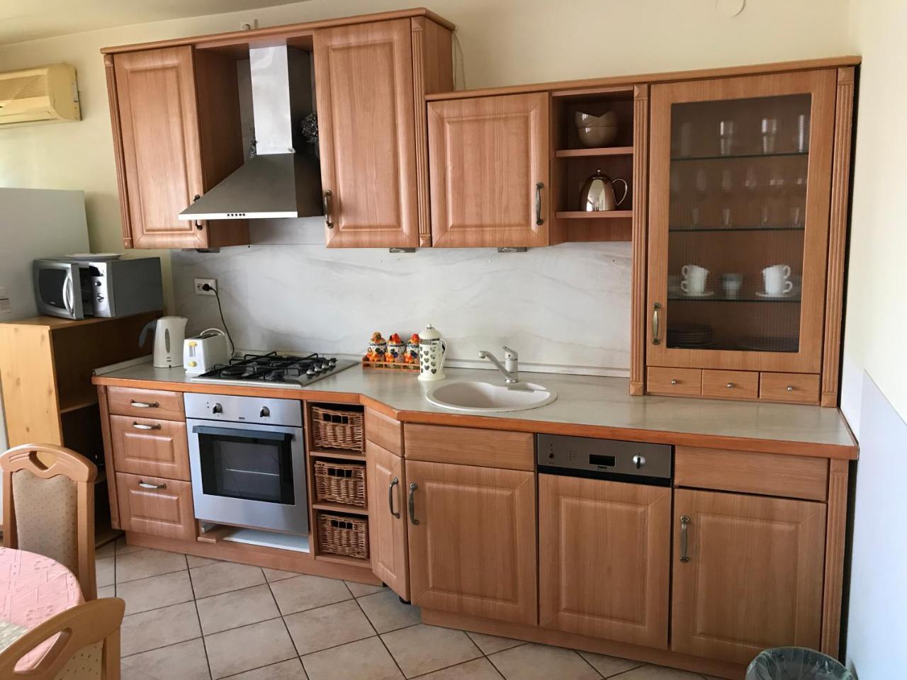 Lotusz Apartments In Nyíregyháza Esterno foto