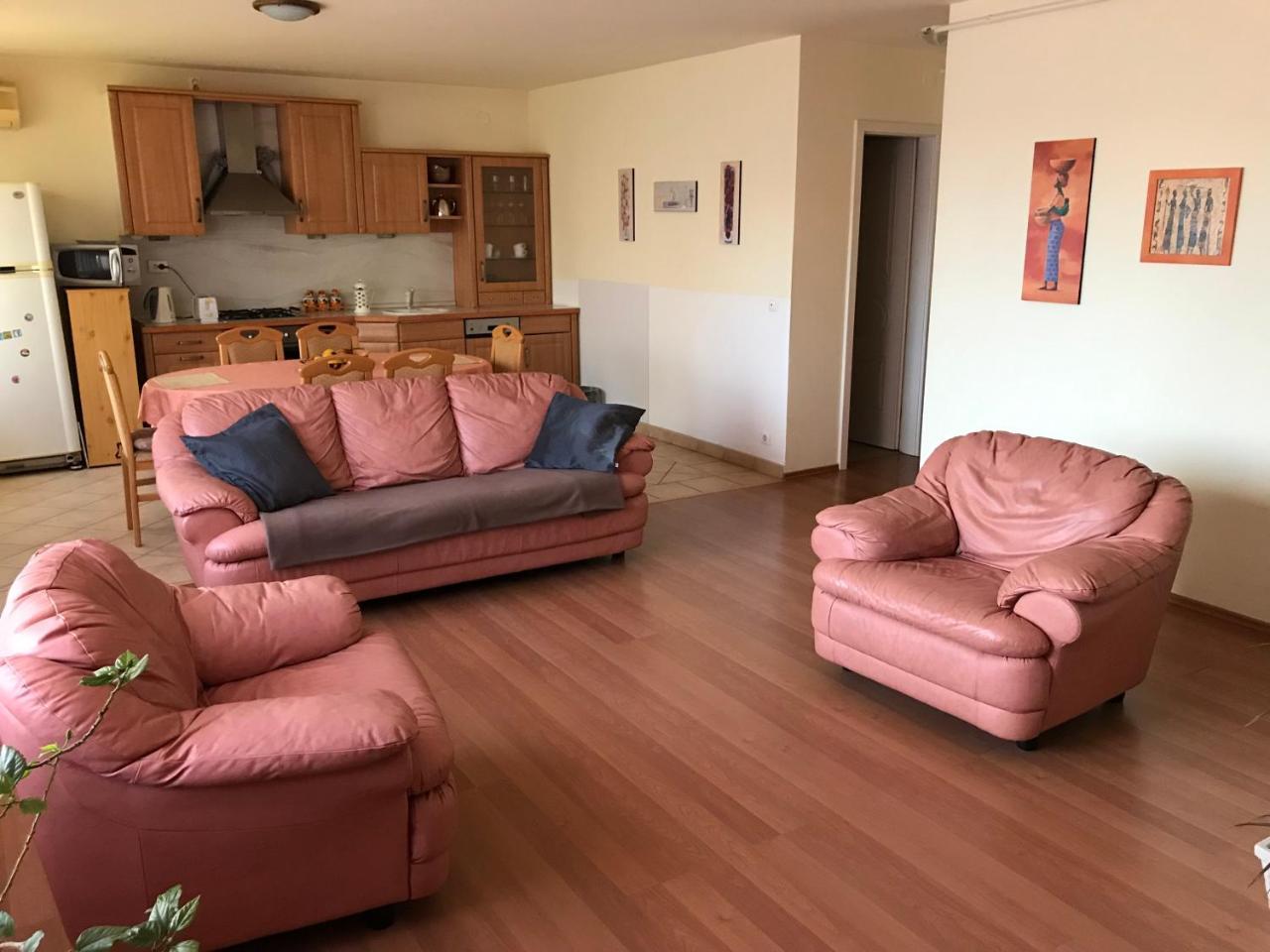 Lotusz Apartments In Nyíregyháza Esterno foto