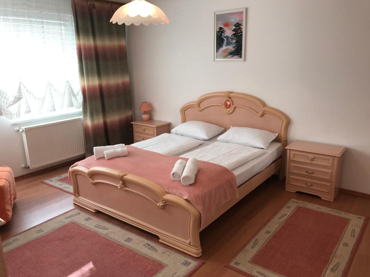 Lotusz Apartments In Nyíregyháza Esterno foto