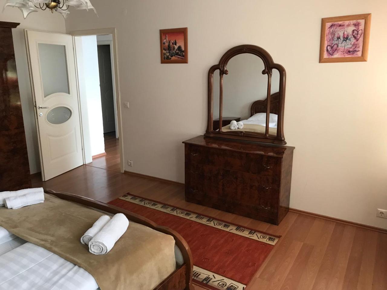 Lotusz Apartments In Nyíregyháza Esterno foto