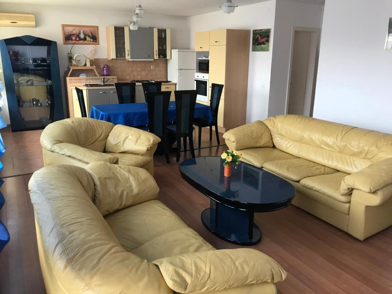 Lotusz Apartments In Nyíregyháza Esterno foto