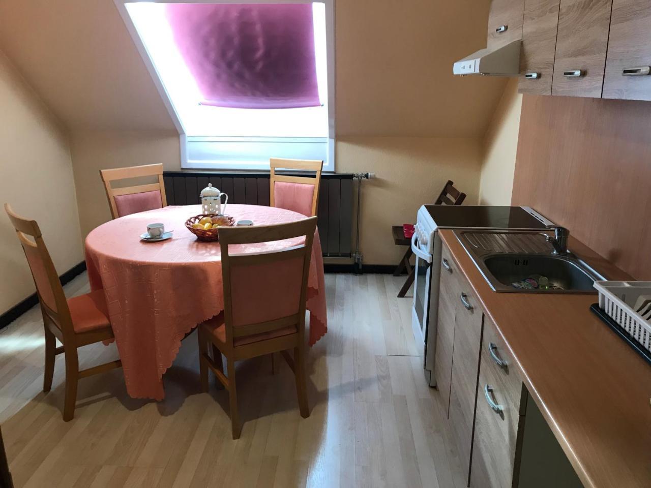 Lotusz Apartments In Nyíregyháza Esterno foto